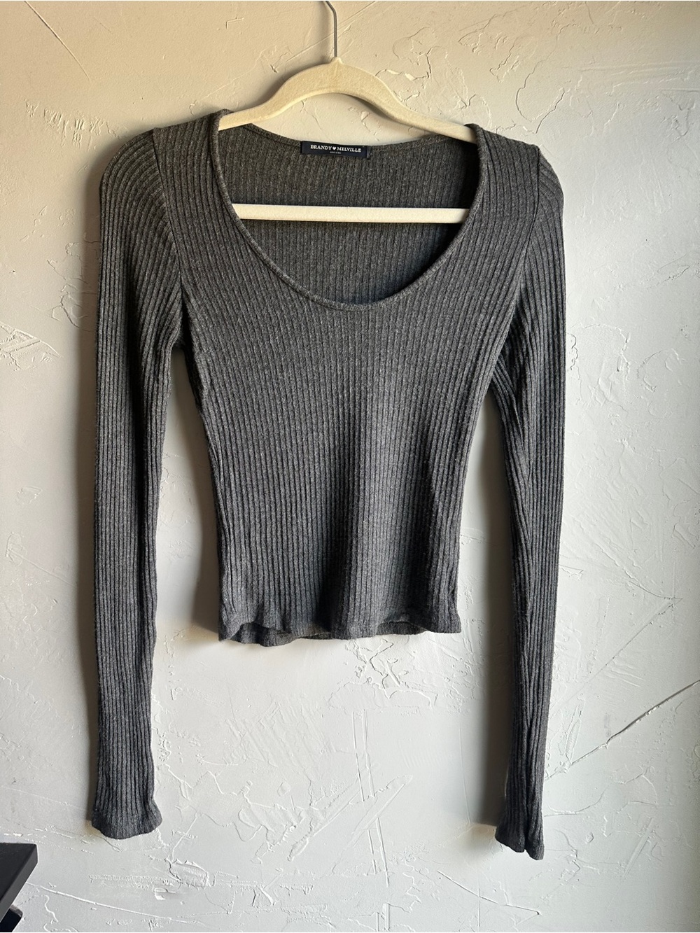 Brandy Melville Ribbed Scoop Neck Gray Fitted Long Sleeve Baby Tee Y2K Basic